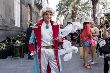 El Carnaval 'okupa' las calles del casco antiguo de la capital (Foto José Francisco Fernández Belda)